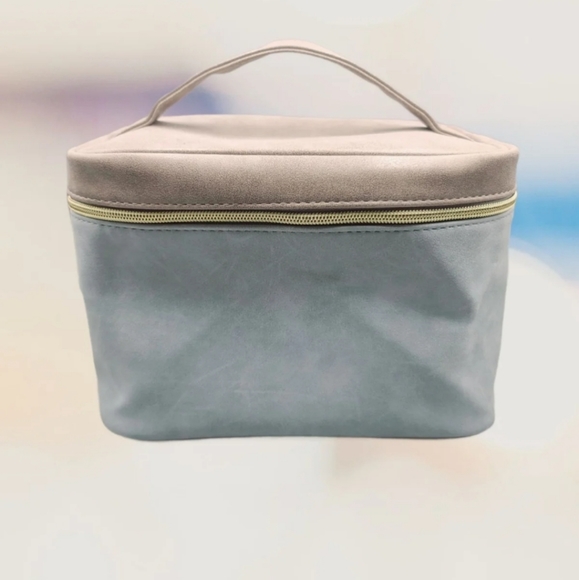 Ulta Beauty Travel Case Beauty Bag NEW - Picture 1 of 3
